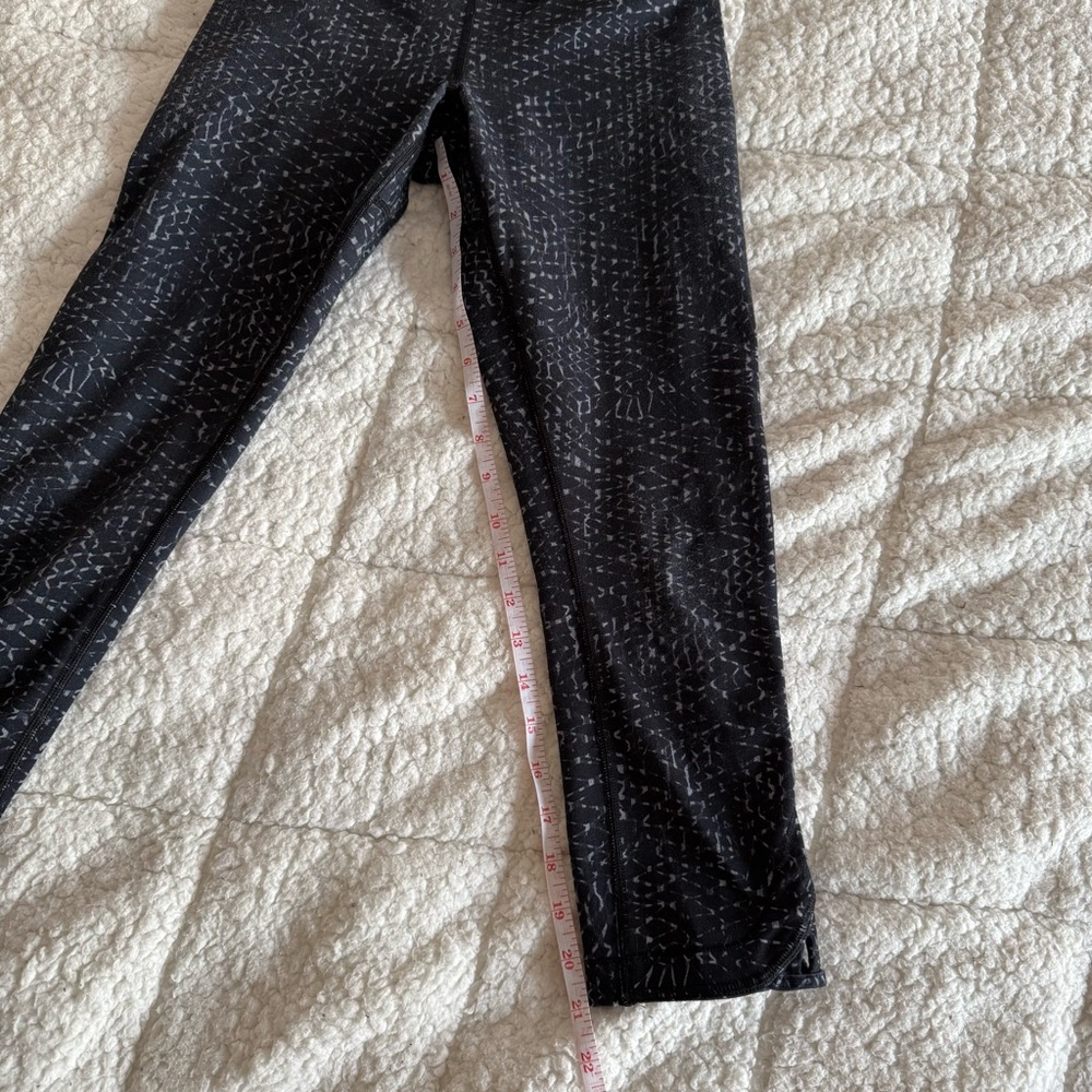 Lululemon True Self Crop II - Black and White Pattern - Picture 13 of 14
